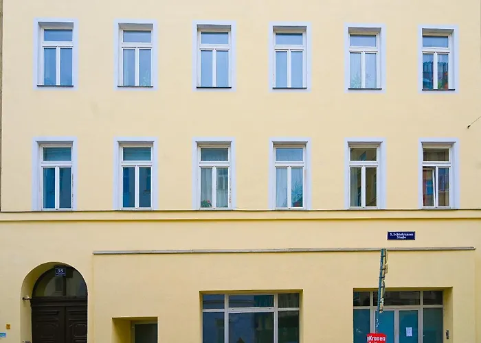 3br With Balcony Near Naschmarkt Center Wien