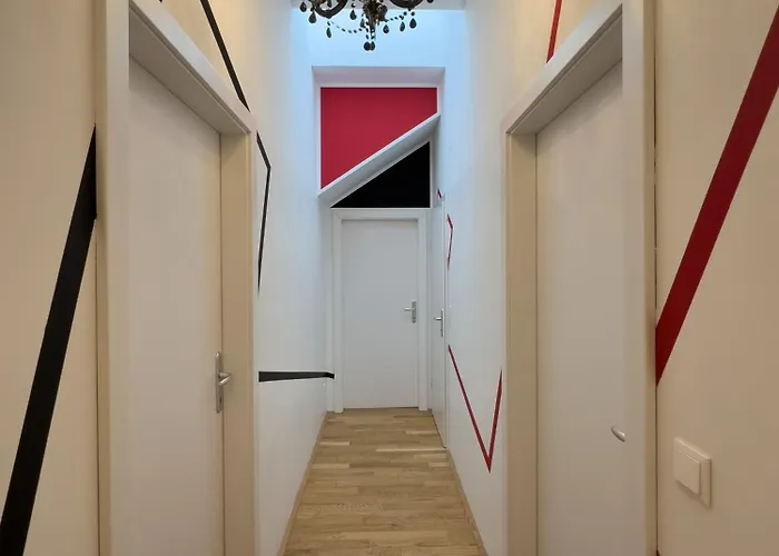 3br With Balcony Near Naschmarkt Center * Wien