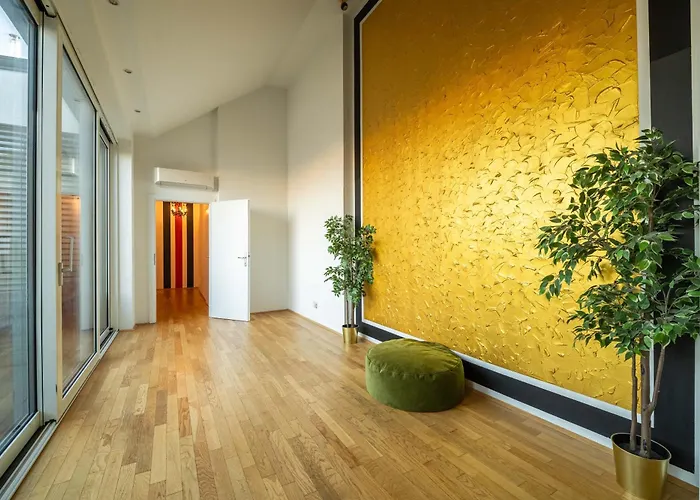 3br With Balcony Near Naschmarkt Center Wien
