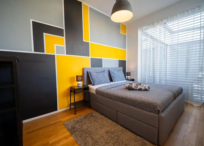 3br With Balcony Near Naschmarkt Center Apartment Wien