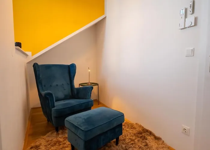 Apartment 3br With Balcony Near Naschmarkt Center *
