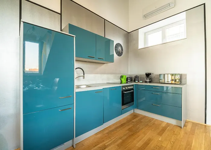 3br With Balcony Near Naschmarkt Center Apartment Wien