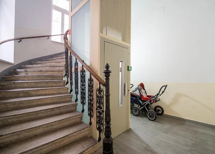 3br With Balcony Near Naschmarkt Center