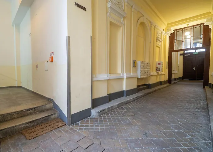 Apartment 3br With Balcony Near Naschmarkt Center